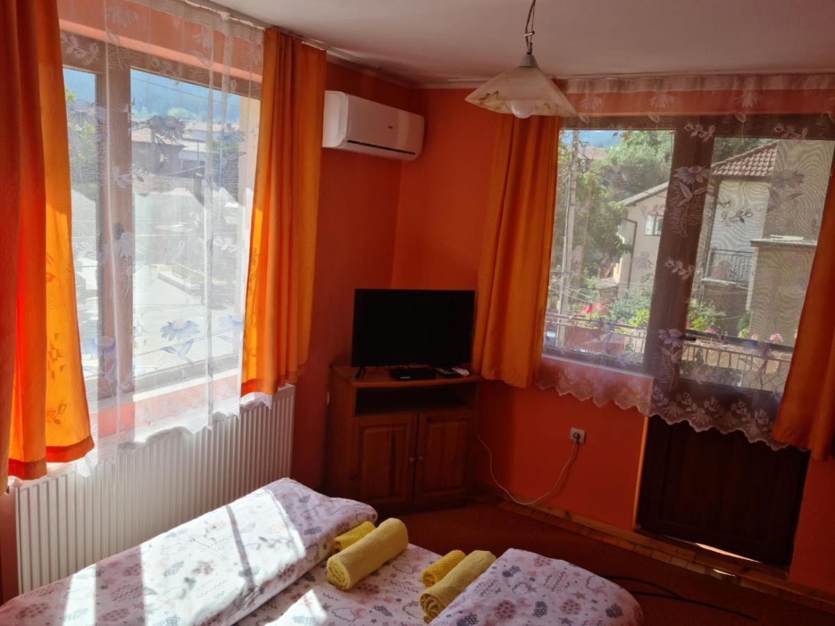 Фън Шуй Къща За Гости 88 Dobrinishte Exteriör bild